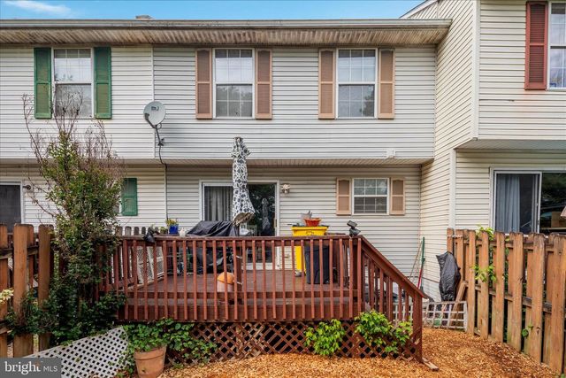 132 STADIUM CIR, Inwood, WV 25428