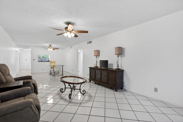 2201 Lucaya Bend A1, Coconut Creek, FL 33066