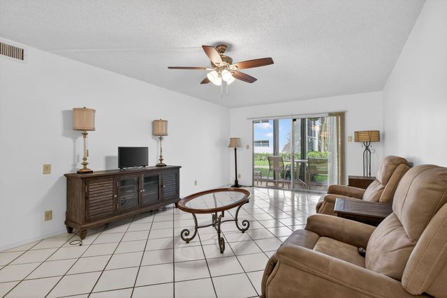 2201 Lucaya Bend A1, Coconut Creek, FL 33066