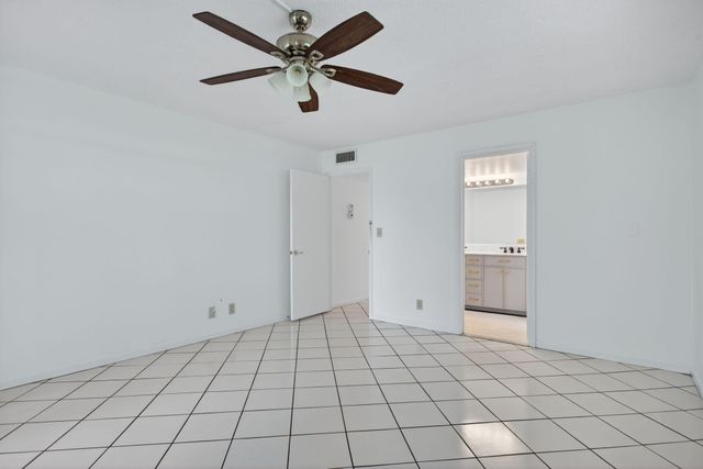 2201 Lucaya Bend A1, Coconut Creek, FL 33066