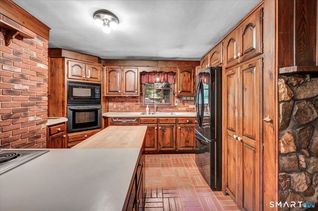 24 Sunrise Ridge, Middlefield, CT 06481