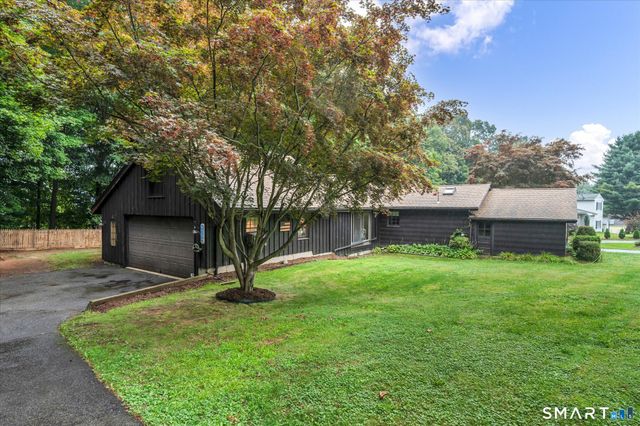 24 Sunrise Ridge, Middlefield, CT 06481