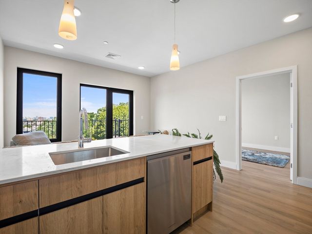 249 Corey Rd 404, Boston, MA 02135