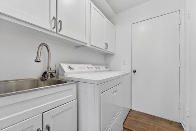 10327 N Savannah COURT, Mequon, WI 53092