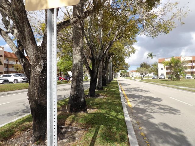 9310 Sunrise Lakes Boulevard 108, Sunrise, FL 33322