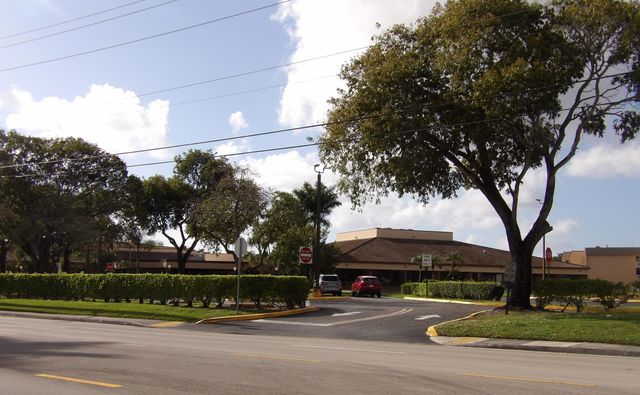 9310 Sunrise Lakes Boulevard 108, Sunrise, FL 33322