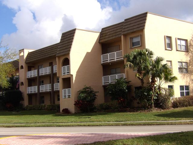 9310 Sunrise Lakes Boulevard 108, Sunrise, FL 33322