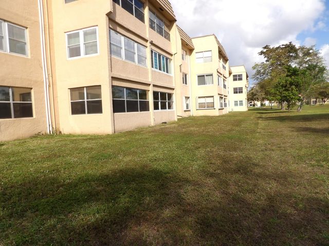 9310 Sunrise Lakes Boulevard 108, Sunrise, FL 33322