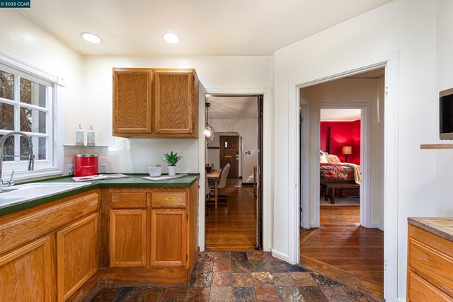 2600 55Th Ave, Oakland, CA 94605