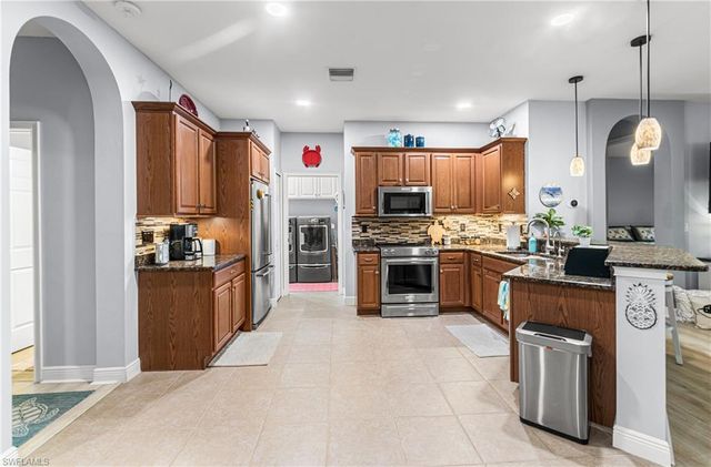 10695 Camarelle CIR, Fort Myers, FL 33913
