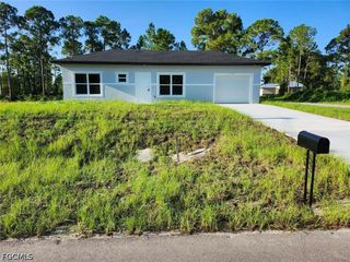 1104 Capri ST E, Lehigh Acres, FL 33974