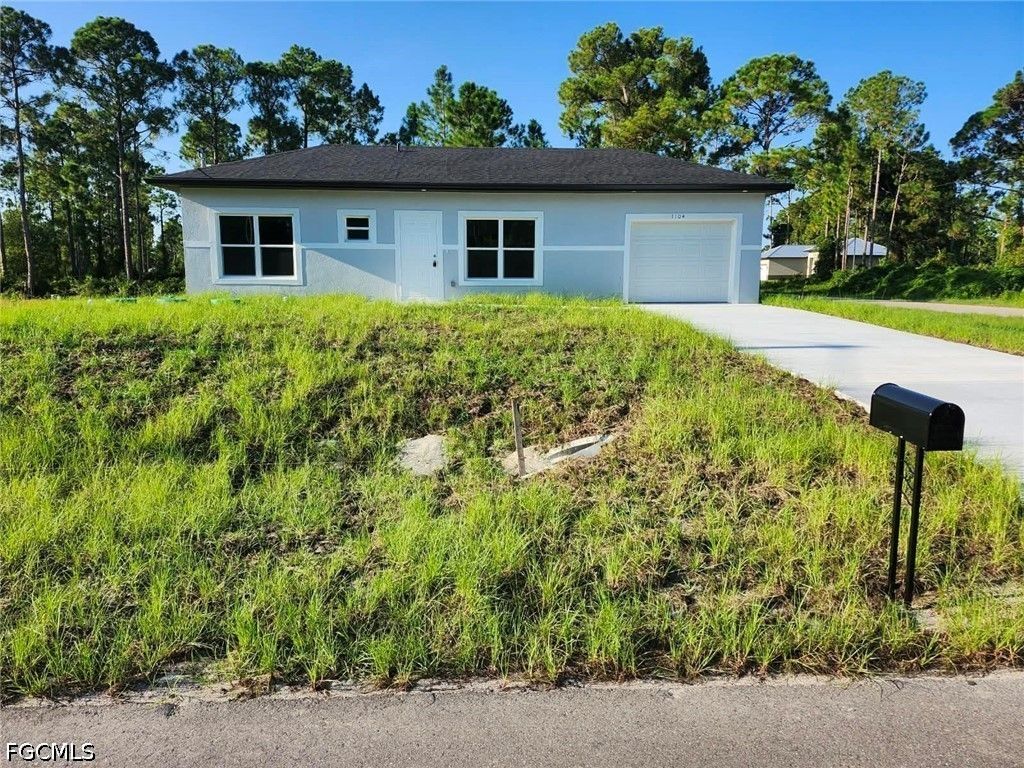 1104 Capri ST E, Lehigh Acres, FL 33974