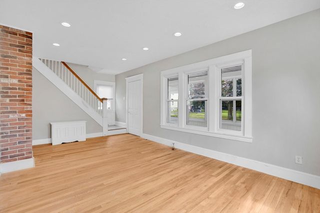 184 Arthur St, Springfield, MA 01104