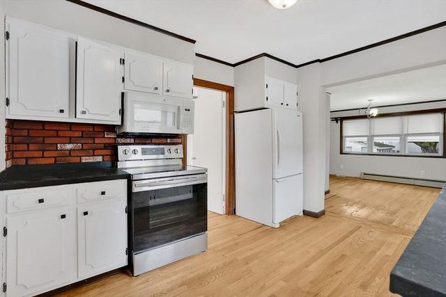 184 Arthur St, Springfield, MA 01104