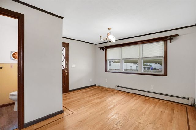 184 Arthur St, Springfield, MA 01104