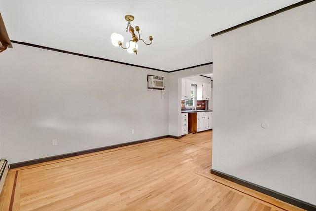 184 Arthur St, Springfield, MA 01104