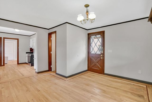 184 Arthur St, Springfield, MA 01104