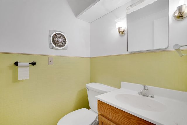 184 Arthur St, Springfield, MA 01104