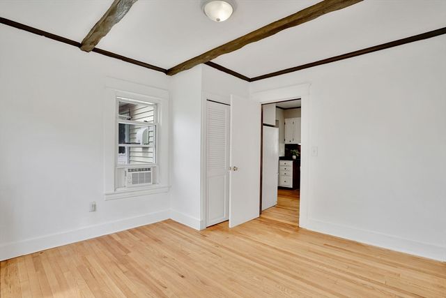 184 Arthur St, Springfield, MA 01104