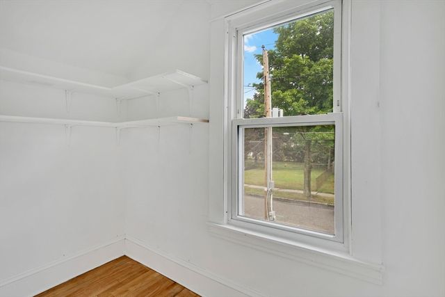 184 Arthur St, Springfield, MA 01104