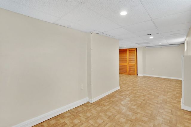 184 Arthur St, Springfield, MA 01104