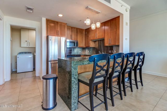 2060 Beach Boulevard, 203, Biloxi, MS 39531