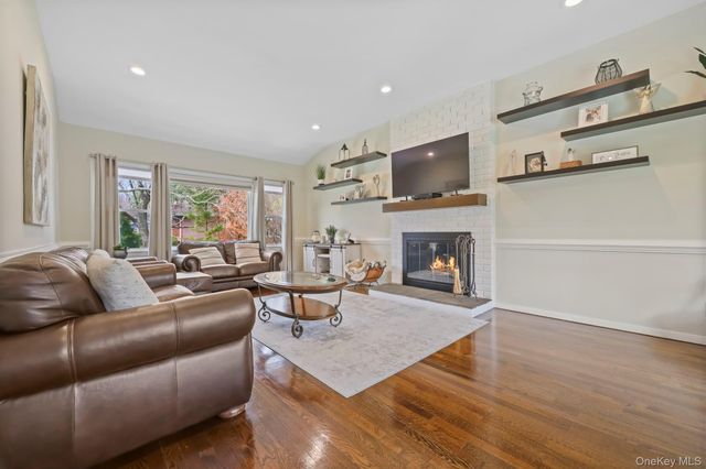 24 Aspen Road, New Rochelle, NY 10804