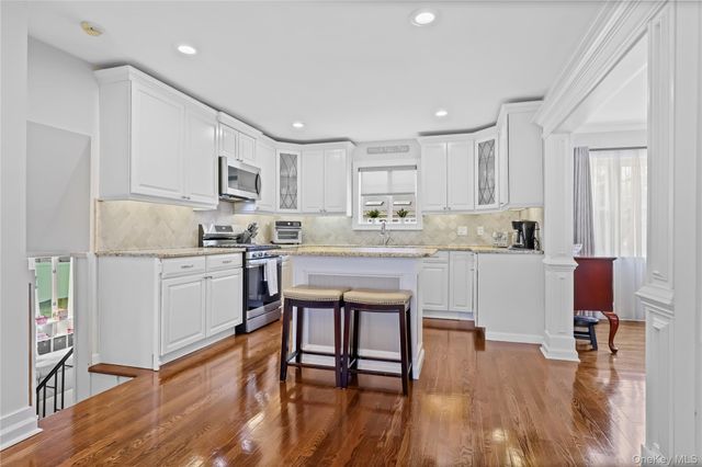 24 Aspen Road, New Rochelle, NY 10804