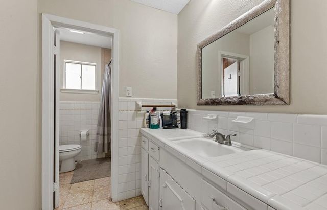 1402 Dominik Drive, College Station, TX 77840