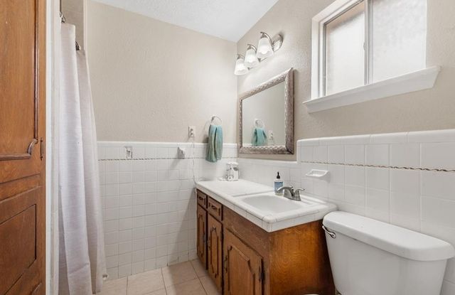 1402 Dominik Drive, College Station, TX 77840