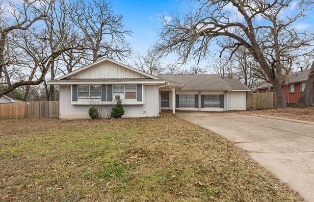 1402 Dominik Drive, College Station, TX 77840