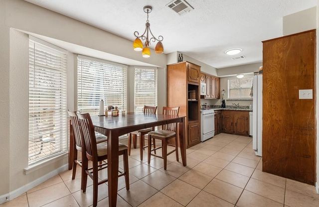 1402 Dominik Drive, College Station, TX 77840