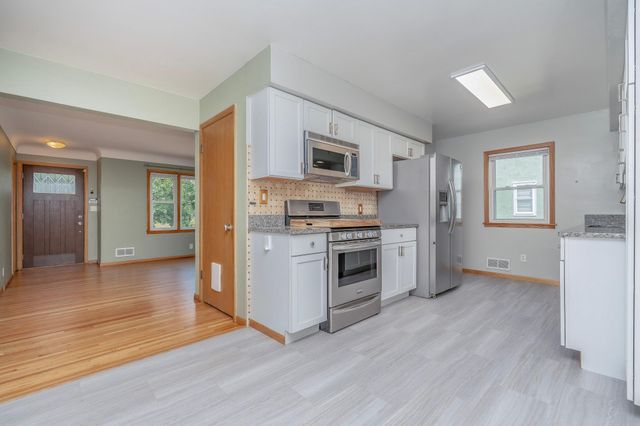 1554 Burns Avenue, Saint Paul, MN 55106