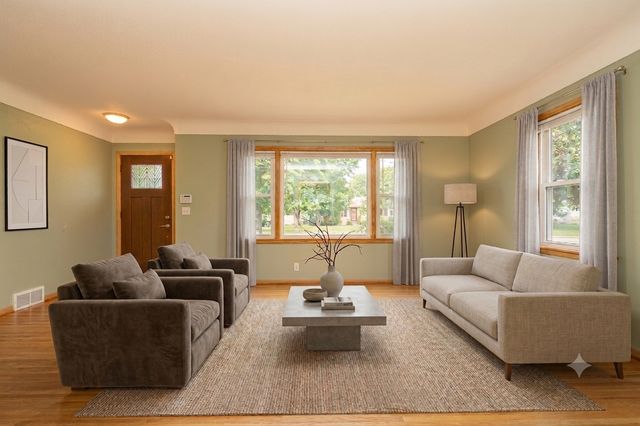1554 Burns Avenue, Saint Paul, MN 55106