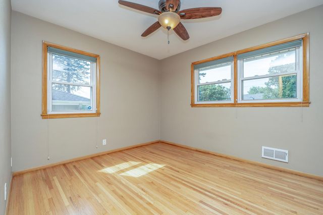 1554 Burns Avenue, Saint Paul, MN 55106