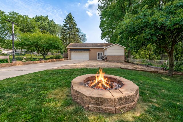 1554 Burns Avenue, Saint Paul, MN 55106