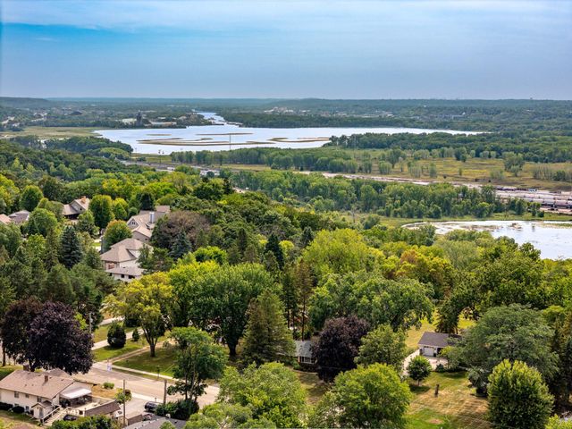 1554 Burns Avenue, Saint Paul, MN 55106