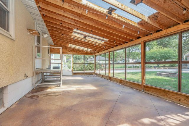 1554 Burns Avenue, Saint Paul, MN 55106