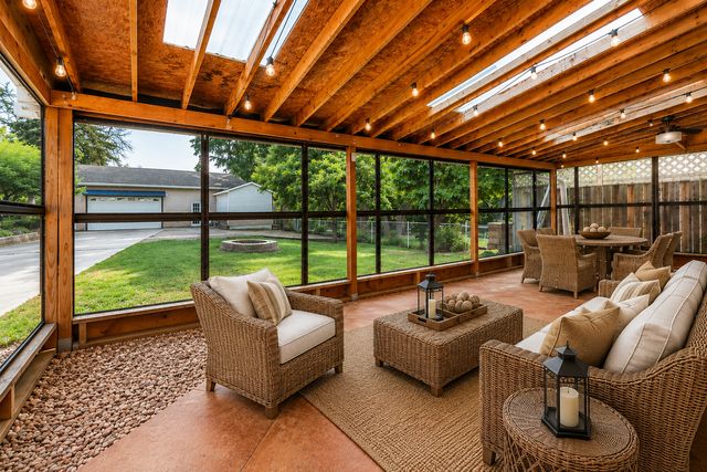 1554 Burns Avenue, Saint Paul, MN 55106