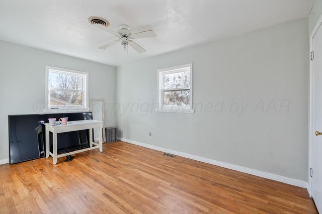 1220 W 5th Street, Clarendon, TX 79226