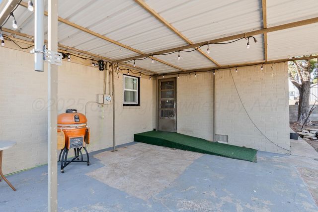 1220 W 5th Street, Clarendon, TX 79226