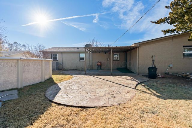 1220 W 5th Street, Clarendon, TX 79226