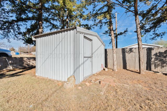 1220 W 5th Street, Clarendon, TX 79226