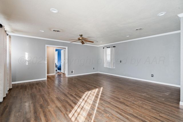 1220 W 5th Street, Clarendon, TX 79226