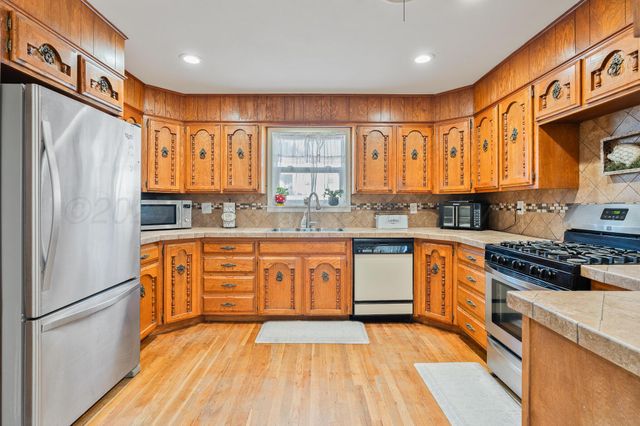 1220 W 5th Street, Clarendon, TX 79226