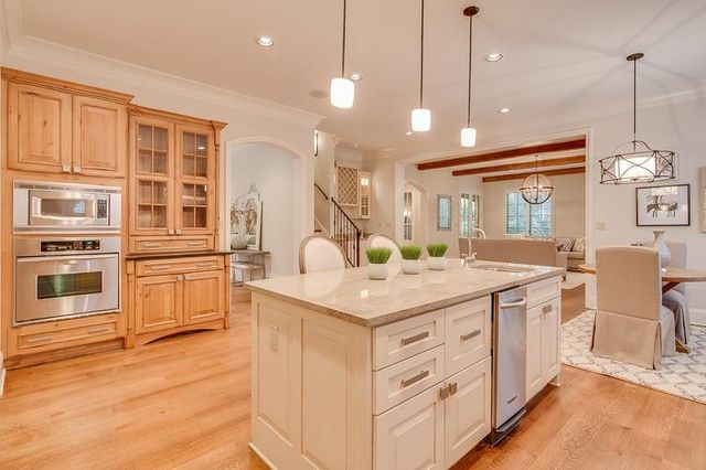 884 DRAKE MANOR CV, Memphis, TN 38117