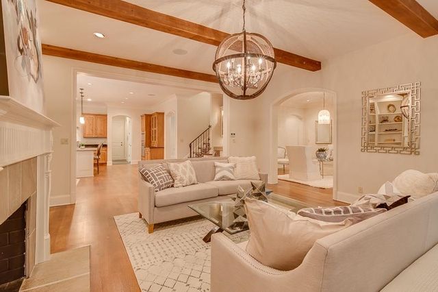 884 DRAKE MANOR CV, Memphis, TN 38117