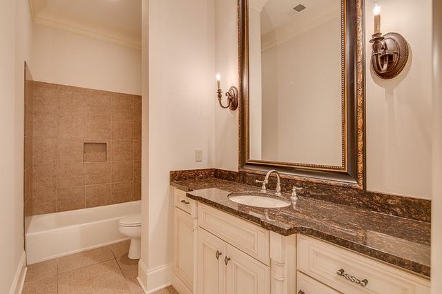 884 DRAKE MANOR CV, Memphis, TN 38117