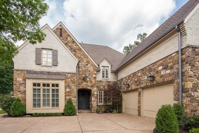 884 DRAKE MANOR CV, Memphis, TN 38117