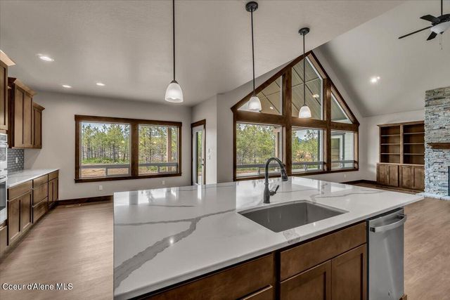 1533 W Remmick Street, Hayden, ID 83835